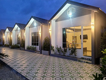 ชมจันทร์ รีสอร์ท ศรีราชา