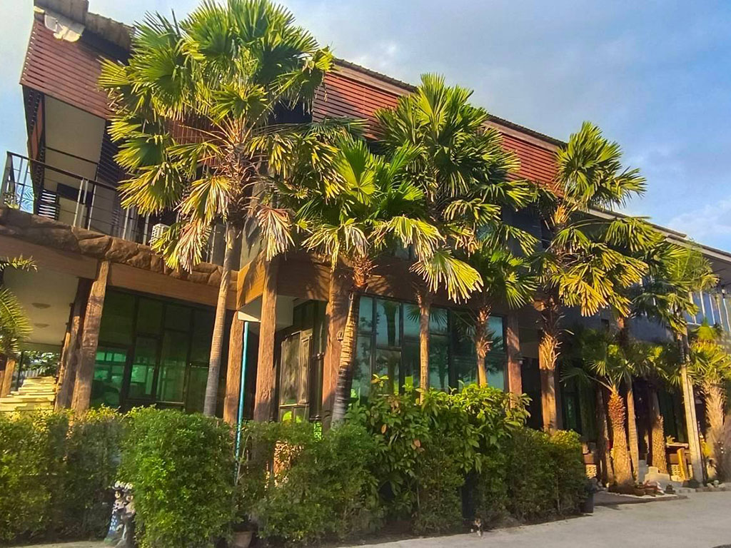 ช่างโรจน์ รีสอร์ท