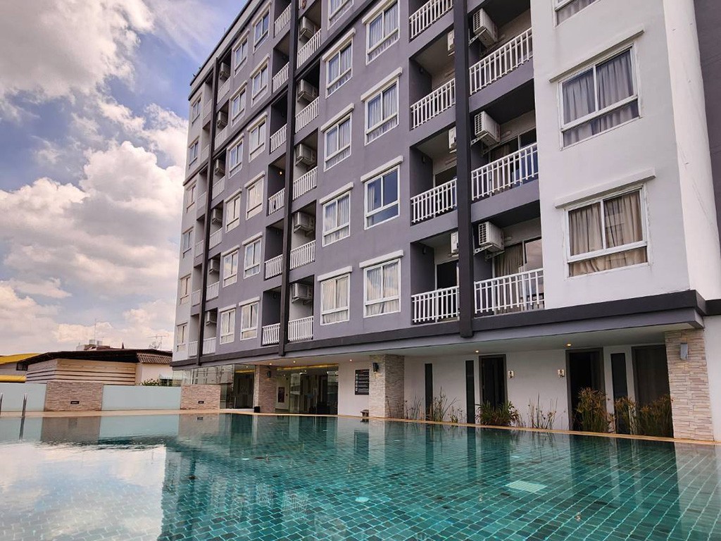 Leenova Hotel